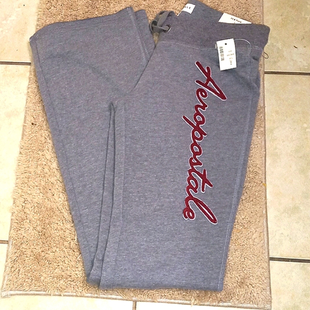 NWT  Aeropostale sweatpants Small